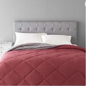 Amazon Basics Microfiber Reversible comforter